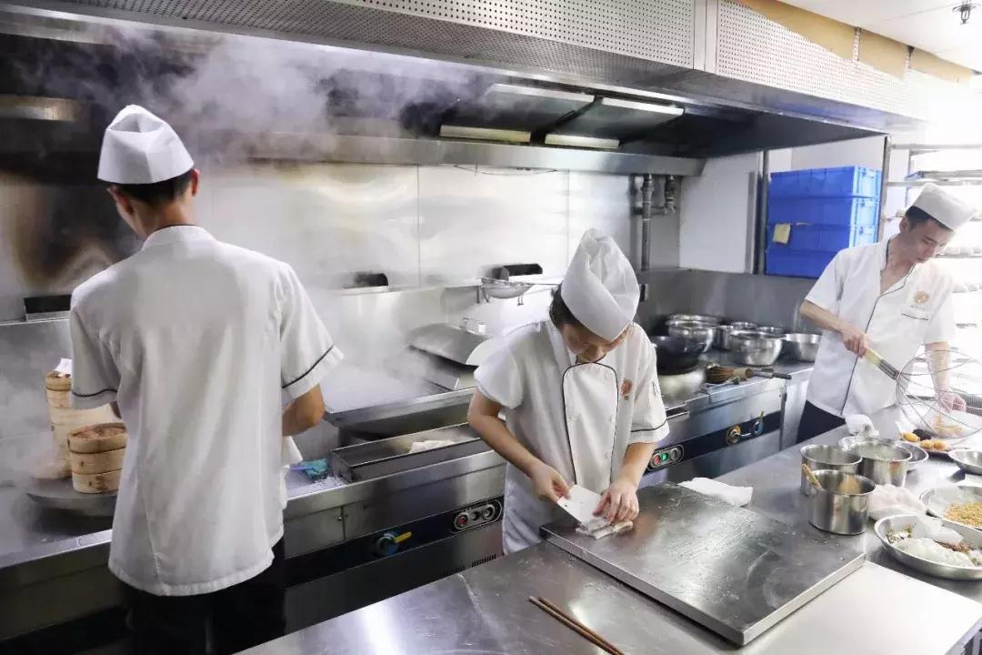 热搜榜!香港最准100%免费资料和2025年全年正版免费资料大全_未来越演越烈的可能性有多大;逐渐显现的趋势、通常解释落实