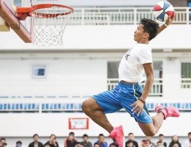 篮球罚球线起跳训练 篮球罚球线起跳训练