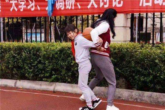 儿童篮球头戴，安全与乐趣的双重保障 儿童篮球头戴